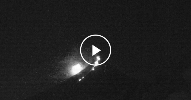 fireball over Philippines volcano