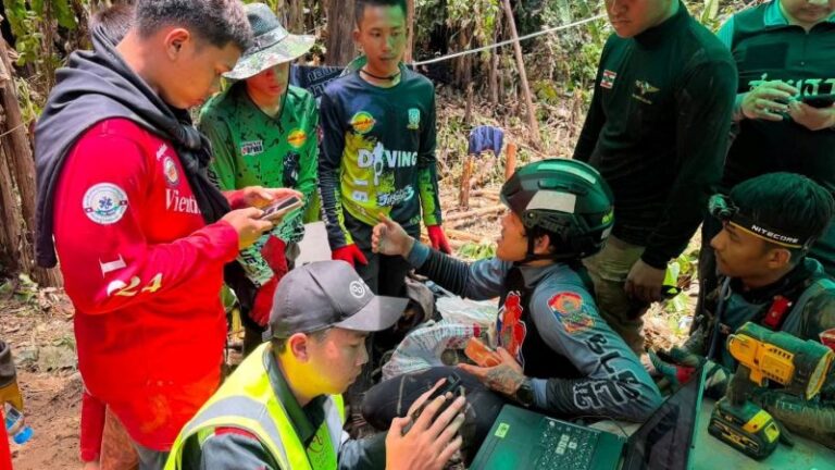 Laos cave rescue