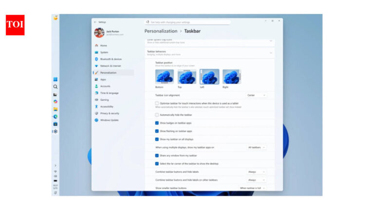Windows 11 taskbar