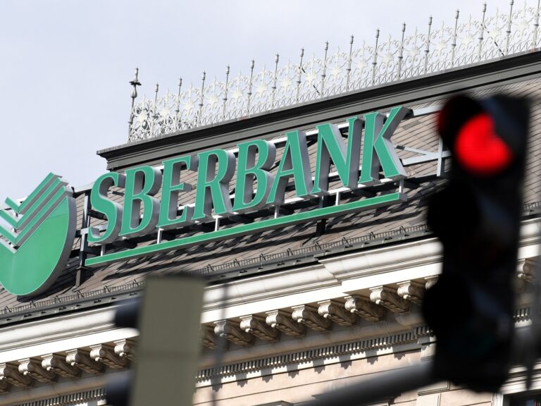 Russia Legalizes ‘Banker Defense’: New Law Authorizes Financial Staff to Shoot Down Drones