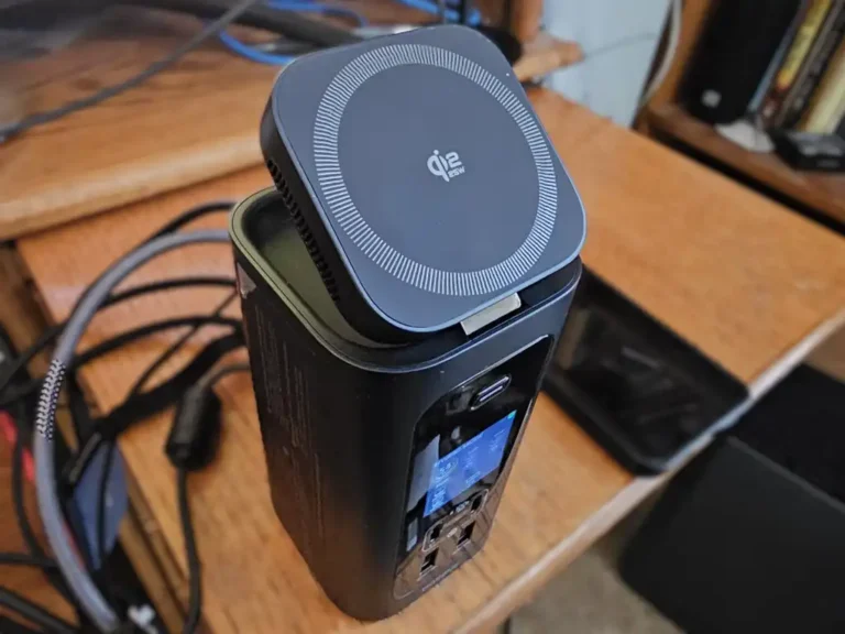 Baseus Spacemate RD1 Pro Review: Does Vertical Design and Qi2 Wireless Charging Solve the Desk Clutter Problem?