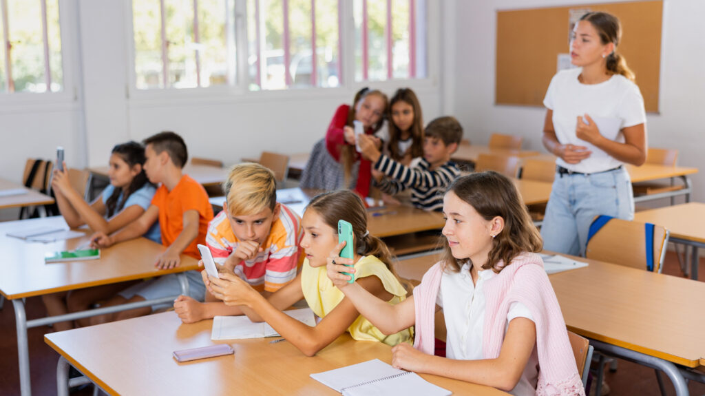 smartphone ban in schools