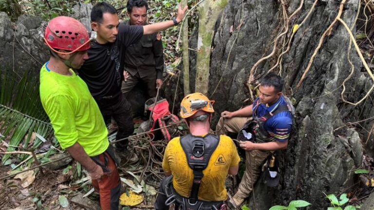 Laos cave rescue