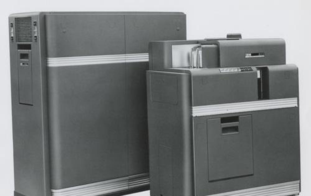 The Modular Ancestor: How the IBM 604 Bridge the Gap Between Punch Cards and the Digital Age