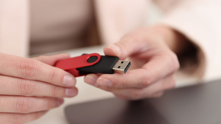 The Silent Failure: Why Your Old USB Drive is a Ticking Time Bomb for Your Data