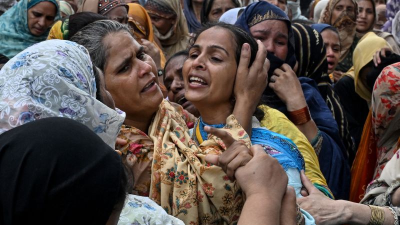 Pakistan tutoring center collapse